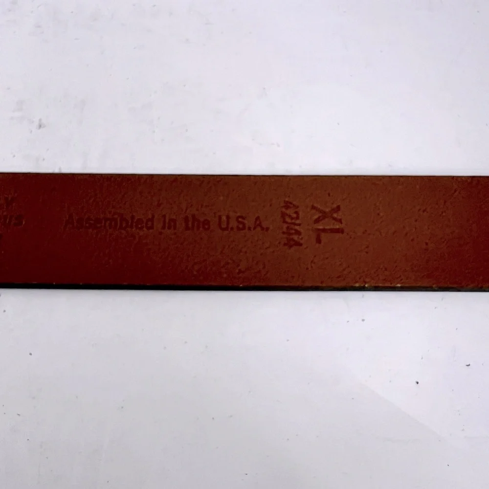 TIMBERLAND MEN’S BELT, BROWN COLOR, LEATHER WITH MAT METAL BUCKLE, SIZE XL 42/44